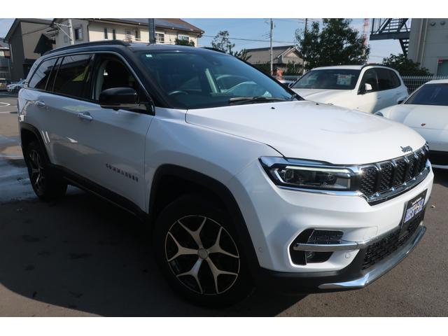 ジープ・コマンダー リミテッド　４ＷＤ　後期型　Ａｐｐｌｅ　Ｃａｒ　Ｐｌａｙ対応　ナビ／ＵＳＢ／Ｂトゥース／Ｂカメラ／全方位カメラ／レザーシート／パワーシート／シートヒーター／ステアリングヒーター／パワーバックドア／ＬＥＤヘッドライト／ＬＥＤフォグ／純正１８インチＡＷ（13枚目）