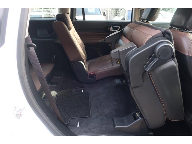 ジープ・コマンダー リミテッド　４ＷＤ　後期型　Ａｐｐｌｅ　Ｃａｒ　Ｐｌａｙ対応　ナビ／ＵＳＢ／Ｂトゥース／Ｂカメラ／全方位カメラ／レザーシート／パワーシート／シートヒーター／ステアリングヒーター／パワーバックドア／ＬＥＤヘッドライト／ＬＥＤフォグ／純正１８インチＡＷ（24枚目）