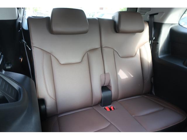 ジープ・コマンダー リミテッド　４ＷＤ　後期型　Ａｐｐｌｅ　Ｃａｒ　Ｐｌａｙ対応　ナビ／ＵＳＢ／Ｂトゥース／Ｂカメラ／全方位カメラ／レザーシート／パワーシート／シートヒーター／ステアリングヒーター／パワーバックドア／ＬＥＤヘッドライト／ＬＥＤフォグ／純正１８インチＡＷ（25枚目）