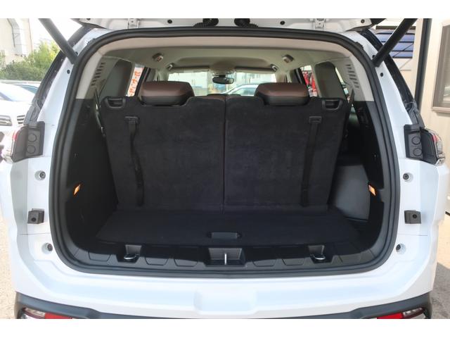 ジープ・コマンダー リミテッド　４ＷＤ　後期型　Ａｐｐｌｅ　Ｃａｒ　Ｐｌａｙ対応　ナビ／ＵＳＢ／Ｂトゥース／Ｂカメラ／全方位カメラ／レザーシート／パワーシート／シートヒーター／ステアリングヒーター／パワーバックドア／ＬＥＤヘッドライト／ＬＥＤフォグ／純正１８インチＡＷ（29枚目）