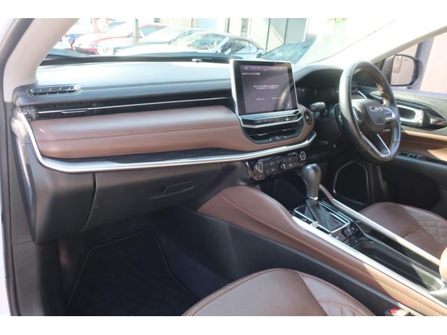 ジープ・コマンダー リミテッド　４ＷＤ　後期型　Ａｐｐｌｅ　Ｃａｒ　Ｐｌａｙ対応　ナビ／ＵＳＢ／Ｂトゥース／Ｂカメラ／全方位カメラ／レザーシート／パワーシート／シートヒーター／ステアリングヒーター／パワーバックドア／ＬＥＤヘッドライト／ＬＥＤフォグ／純正１８インチＡＷ（31枚目）