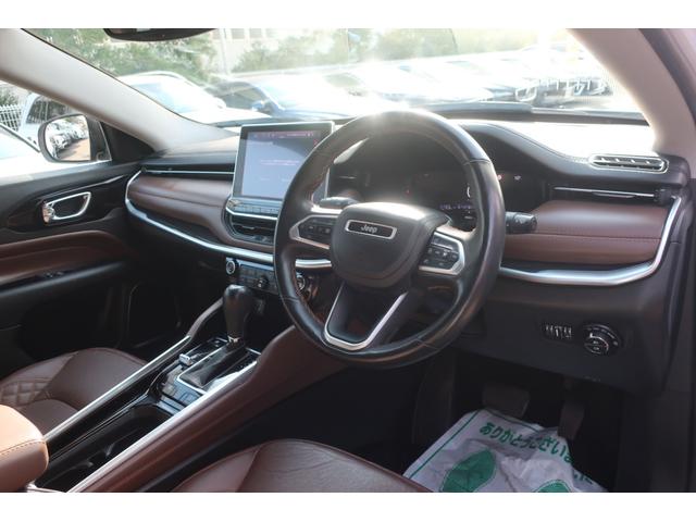 ジープ・コマンダー リミテッド　４ＷＤ　後期型　Ａｐｐｌｅ　Ｃａｒ　Ｐｌａｙ対応　ナビ／ＵＳＢ／Ｂトゥース／Ｂカメラ／全方位カメラ／レザーシート／パワーシート／シートヒーター／ステアリングヒーター／パワーバックドア／ＬＥＤヘッドライト／ＬＥＤフォグ／純正１８インチＡＷ（32枚目）