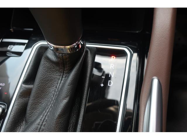 ジープ・コマンダー リミテッド　４ＷＤ　後期型　Ａｐｐｌｅ　Ｃａｒ　Ｐｌａｙ対応　ナビ／ＵＳＢ／Ｂトゥース／Ｂカメラ／全方位カメラ／レザーシート／パワーシート／シートヒーター／ステアリングヒーター／パワーバックドア／ＬＥＤヘッドライト／ＬＥＤフォグ／純正１８インチＡＷ（42枚目）