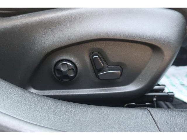 ジープ・コマンダー リミテッド　４ＷＤ　後期型　Ａｐｐｌｅ　Ｃａｒ　Ｐｌａｙ対応　ナビ／ＵＳＢ／Ｂトゥース／Ｂカメラ／全方位カメラ／レザーシート／パワーシート／シートヒーター／ステアリングヒーター／パワーバックドア／ＬＥＤヘッドライト／ＬＥＤフォグ／純正１８インチＡＷ（44枚目）