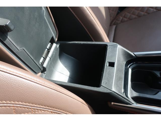 ジープ・コマンダー リミテッド　４ＷＤ　後期型　Ａｐｐｌｅ　Ｃａｒ　Ｐｌａｙ対応　ナビ／ＵＳＢ／Ｂトゥース／Ｂカメラ／全方位カメラ／レザーシート／パワーシート／シートヒーター／ステアリングヒーター／パワーバックドア／ＬＥＤヘッドライト／ＬＥＤフォグ／純正１８インチＡＷ（56枚目）