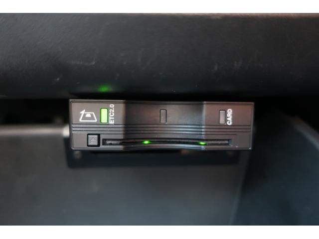 ジープ・コマンダー リミテッド　４ＷＤ　後期型　Ａｐｐｌｅ　Ｃａｒ　Ｐｌａｙ対応　ナビ／ＵＳＢ／Ｂトゥース／Ｂカメラ／全方位カメラ／レザーシート／パワーシート／シートヒーター／ステアリングヒーター／パワーバックドア／ＬＥＤヘッドライト／ＬＥＤフォグ／純正１８インチＡＷ（59枚目）