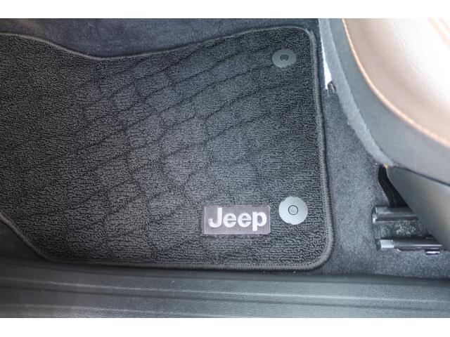 ジープ・コマンダー リミテッド　４ＷＤ　後期型　Ａｐｐｌｅ　Ｃａｒ　Ｐｌａｙ対応　ナビ／ＵＳＢ／Ｂトゥース／Ｂカメラ／全方位カメラ／レザーシート／パワーシート／シートヒーター／ステアリングヒーター／パワーバックドア／ＬＥＤヘッドライト／ＬＥＤフォグ／純正１８インチＡＷ（60枚目）