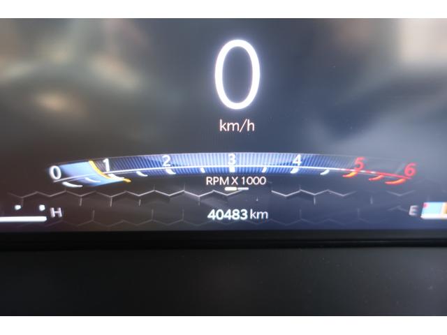 ジープ・コマンダー リミテッド　４ＷＤ　後期型　Ａｐｐｌｅ　Ｃａｒ　Ｐｌａｙ対応　ナビ／ＵＳＢ／Ｂトゥース／Ｂカメラ／全方位カメラ／レザーシート／パワーシート／シートヒーター／ステアリングヒーター／パワーバックドア／ＬＥＤヘッドライト／ＬＥＤフォグ／純正１８インチＡＷ（61枚目）