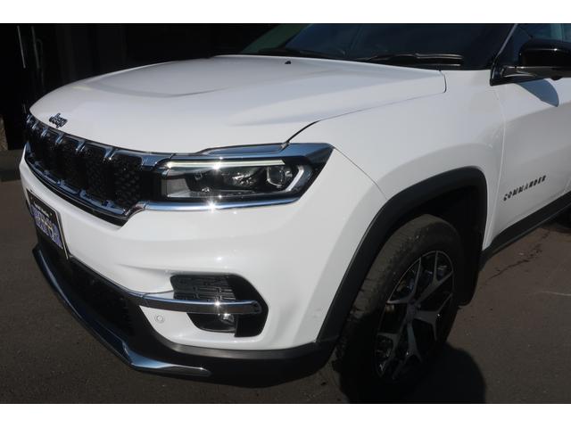 ジープ・コマンダー リミテッド　４ＷＤ　後期型　Ａｐｐｌｅ　Ｃａｒ　Ｐｌａｙ対応　ナビ／ＵＳＢ／Ｂトゥース／Ｂカメラ／全方位カメラ／レザーシート／パワーシート／シートヒーター／ステアリングヒーター／パワーバックドア／ＬＥＤヘッドライト／ＬＥＤフォグ／純正１８インチＡＷ（64枚目）