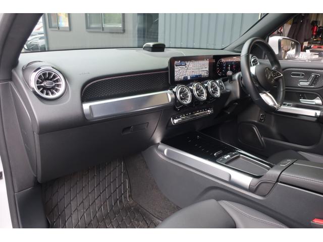 ＧＬＢ ＧＬＢ２００ｄ　４マチック　後期型　１オーナー車　４ＷＤ車　（純正ワイドナビ／フルセグＴＶ／ＵＳＢ／Ｂトゥース／全方位カメラ／ハーフレザーシート／Ｐシート／シートヒーター／パワーバックドア／純正１８インチＡＷ／ＬＥＤヘッドライト／ＬＥＤライナー／スマキー）（30枚目）