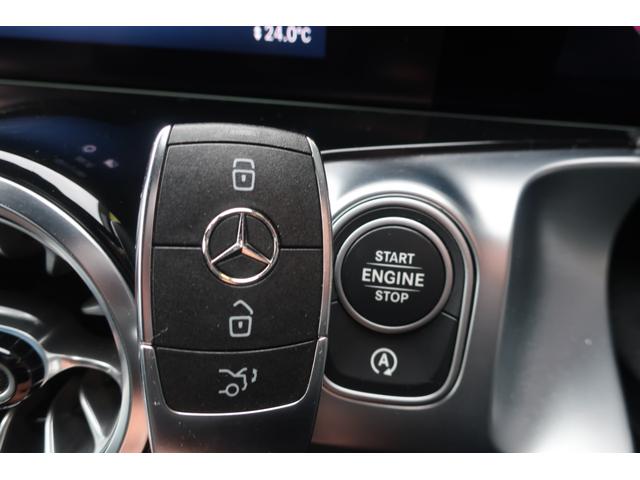 ＧＬＢ ＧＬＢ２００ｄ　４マチック　後期型　１オーナー車　４ＷＤ車　（純正ワイドナビ／フルセグＴＶ／ＵＳＢ／Ｂトゥース／全方位カメラ／ハーフレザーシート／Ｐシート／シートヒーター／パワーバックドア／純正１８インチＡＷ／ＬＥＤヘッドライト／ＬＥＤライナー／スマキー）（41枚目）