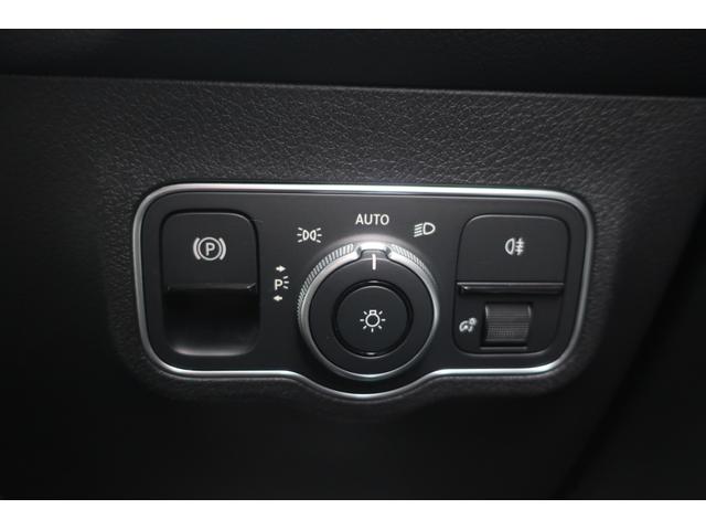 ＧＬＢ ＧＬＢ２００ｄ　４マチック　後期型　１オーナー車　４ＷＤ車　（純正ワイドナビ／フルセグＴＶ／ＵＳＢ／Ｂトゥース／全方位カメラ／ハーフレザーシート／Ｐシート／シートヒーター／パワーバックドア／純正１８インチＡＷ／ＬＥＤヘッドライト／ＬＥＤライナー／スマキー）（44枚目）