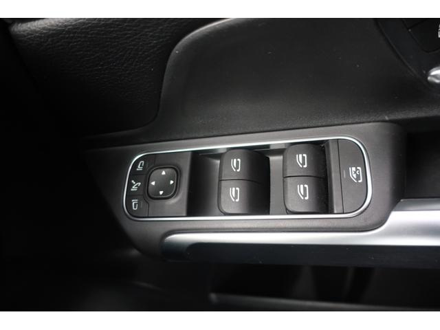 ＧＬＢ ＧＬＢ２００ｄ　４マチック　後期型　１オーナー車　４ＷＤ車　（純正ワイドナビ／フルセグＴＶ／ＵＳＢ／Ｂトゥース／全方位カメラ／ハーフレザーシート／Ｐシート／シートヒーター／パワーバックドア／純正１８インチＡＷ／ＬＥＤヘッドライト／ＬＥＤライナー／スマキー）（45枚目）