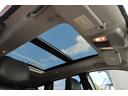 大型パノラミックスライディングルーフ装備で快適です♪