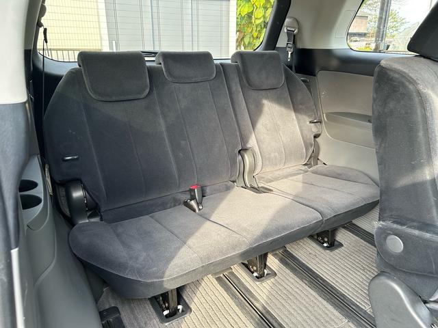 サードシートも広く快適です！