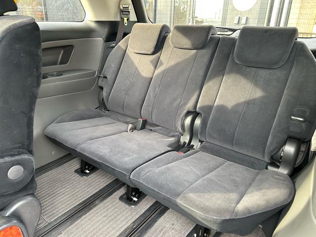 サードシートも広く快適です！