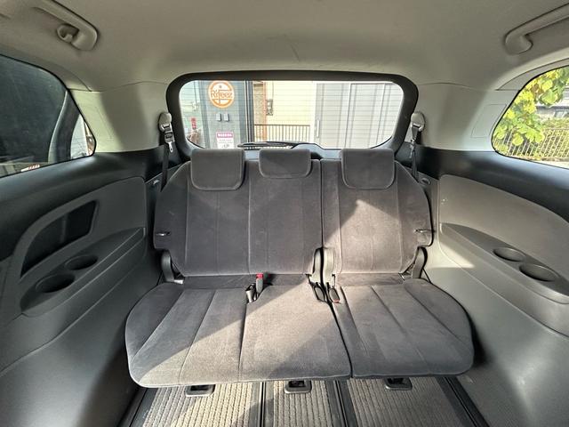 サードシートも広く快適です！