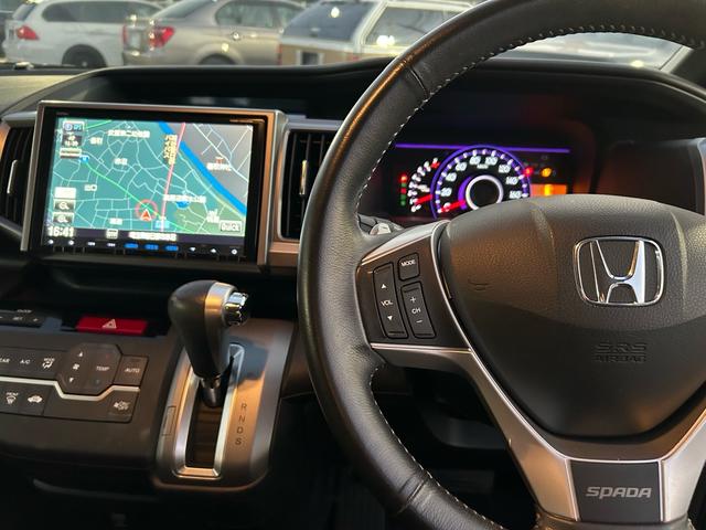 ステップワゴンスパーダ Ｚ　クールスピリット　無限エアロ　純正９型ＳＤナビ　Ｂｌｕｅｔｏｏｔｈ　ＴＶ　走行中視聴　フリップダウンモニター　前後ドライブレコーダー　バックカメラ　純正アルミ　スマートキー　スペアキー　３列目格納　８人乗り（8枚目）