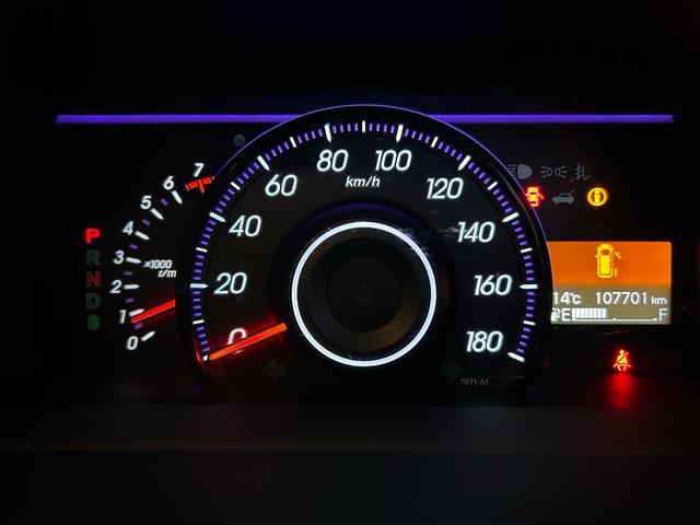 ステップワゴンスパーダ Ｚ　クールスピリット　無限エアロ　純正９型ＳＤナビ　Ｂｌｕｅｔｏｏｔｈ　ＴＶ　走行中視聴　フリップダウンモニター　前後ドライブレコーダー　バックカメラ　純正アルミ　スマートキー　スペアキー　３列目格納　８人乗り（10枚目）