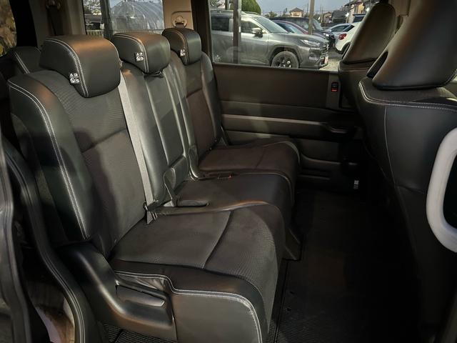 ステップワゴンスパーダ Ｚ　クールスピリット　無限エアロ　純正９型ＳＤナビ　Ｂｌｕｅｔｏｏｔｈ　ＴＶ　走行中視聴　フリップダウンモニター　前後ドライブレコーダー　バックカメラ　純正アルミ　スマートキー　スペアキー　３列目格納　８人乗り（34枚目）