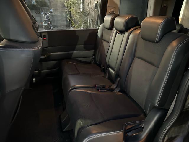 ステップワゴンスパーダ Ｚ　クールスピリット　無限エアロ　純正９型ＳＤナビ　Ｂｌｕｅｔｏｏｔｈ　ＴＶ　走行中視聴　フリップダウンモニター　前後ドライブレコーダー　バックカメラ　純正アルミ　スマートキー　スペアキー　３列目格納　８人乗り（36枚目）