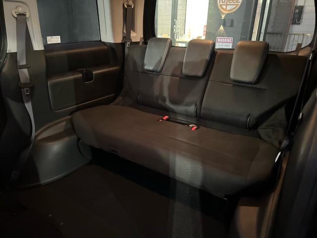 ステップワゴンスパーダ Ｚ　クールスピリット　無限エアロ　純正９型ＳＤナビ　Ｂｌｕｅｔｏｏｔｈ　ＴＶ　走行中視聴　フリップダウンモニター　前後ドライブレコーダー　バックカメラ　純正アルミ　スマートキー　スペアキー　３列目格納　８人乗り（39枚目）