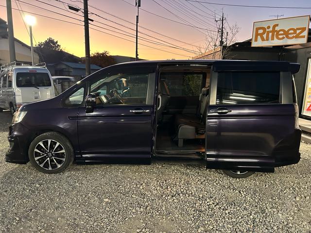 ステップワゴンスパーダ Ｚ　クールスピリット　無限エアロ　純正９型ＳＤナビ　Ｂｌｕｅｔｏｏｔｈ　ＴＶ　走行中視聴　フリップダウンモニター　前後ドライブレコーダー　バックカメラ　純正アルミ　スマートキー　スペアキー　３列目格納　８人乗り（59枚目）