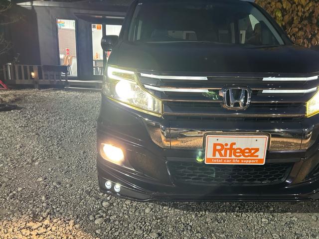 ステップワゴンスパーダ Ｚ　クールスピリット　無限エアロ　純正９型ＳＤナビ　Ｂｌｕｅｔｏｏｔｈ　ＴＶ　走行中視聴　フリップダウンモニター　前後ドライブレコーダー　バックカメラ　純正アルミ　スマートキー　スペアキー　３列目格納　８人乗り（60枚目）