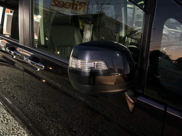 ステップワゴンスパーダ Ｚ　クールスピリット　無限エアロ　純正９型ＳＤナビ　Ｂｌｕｅｔｏｏｔｈ　ＴＶ　走行中視聴　フリップダウンモニター　前後ドライブレコーダー　バックカメラ　純正アルミ　スマートキー　スペアキー　３列目格納　８人乗り（63枚目）