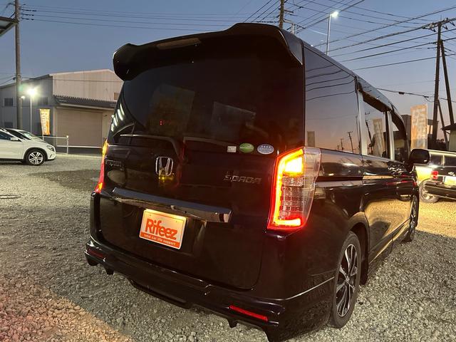 ステップワゴンスパーダ Ｚ　クールスピリット　無限エアロ　純正９型ＳＤナビ　Ｂｌｕｅｔｏｏｔｈ　ＴＶ　走行中視聴　フリップダウンモニター　前後ドライブレコーダー　バックカメラ　純正アルミ　スマートキー　スペアキー　３列目格納　８人乗り（68枚目）