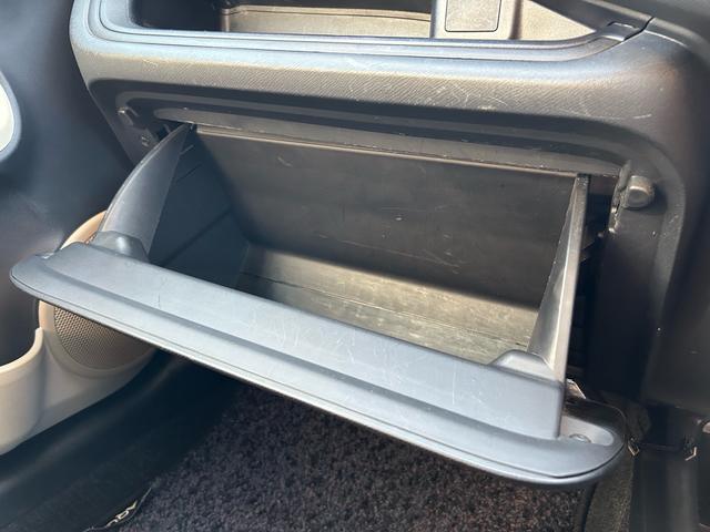 アクア Ｇ　純正ＳＤナビ　フルセグＴＶ　走行中視聴　Ｂｌｕｅｔｏｏｔｈ　バックカメラ　ＨＤＭＩ接続　ドライブレコーダー　運転席シートヒーター　社外アルミ１５インチ　フォグランプ　キーレスキー　電動格納ミラー（30枚目）