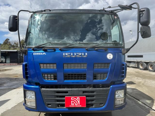 ギガ ベースグレード　ベッド付　極東製ボディ　荷台６２９９・２３０３　４００馬力　８速Ｍ／Ｔ　ＨｉＬｏ付　１６段変速（3枚目）