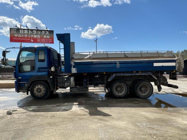 ギガ ベースグレード　ベッド付　極東製ボディ　荷台６２９９・２３０３　４００馬力　８速Ｍ／Ｔ　ＨｉＬｏ付　１６段変速（5枚目）