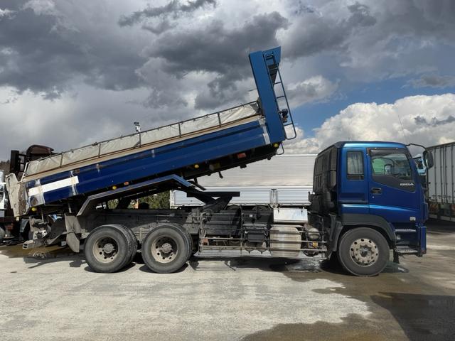 ギガ ベースグレード　ベッド付　極東製ボディ　荷台６２９９・２３０３　４００馬力　８速Ｍ／Ｔ　ＨｉＬｏ付　１６段変速（10枚目）