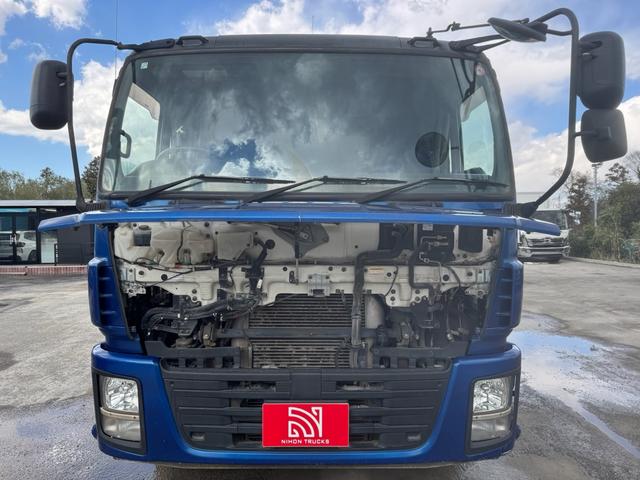 ギガ ベースグレード　ベッド付　極東製ボディ　荷台６２９９・２３０３　４００馬力　８速Ｍ／Ｔ　ＨｉＬｏ付　１６段変速（23枚目）