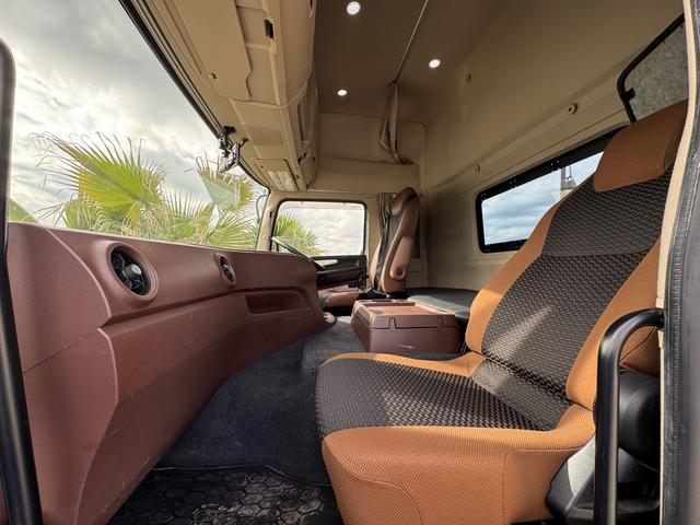 プロフィア ベースグレード E13C 450馬力 ダイヤル式AT PTO付 レバー付 ソーシン製カプラ ハイルーフ ベッド付(12枚目)