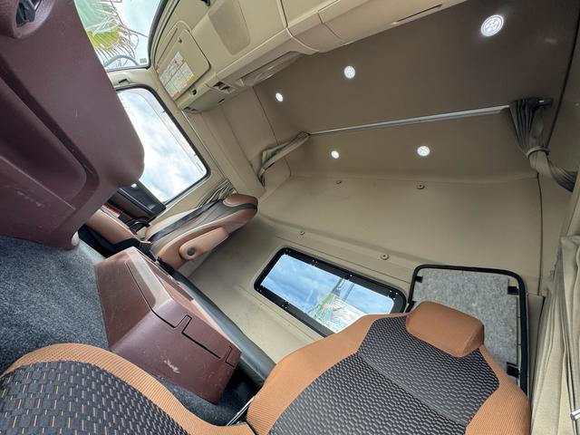 プロフィア ベースグレード E13C 450馬力 ダイヤル式AT PTO付 レバー付 ソーシン製カプラ ハイルーフ ベッド付(13枚目)