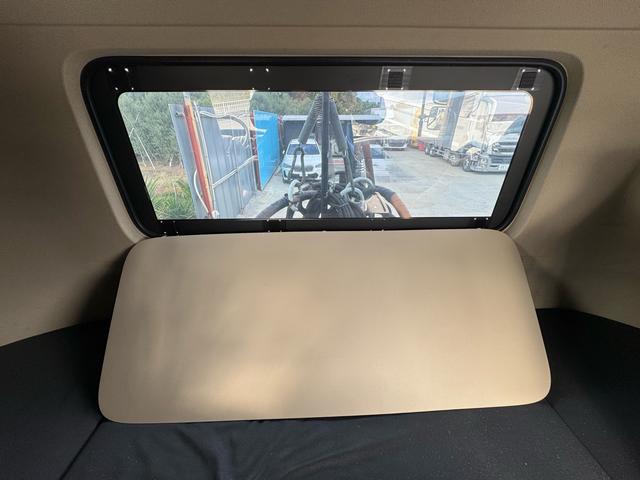 プロフィア ベースグレード E13C 450馬力 ダイヤル式AT PTO付 レバー付 ソーシン製カプラ ハイルーフ ベッド付(16枚目)