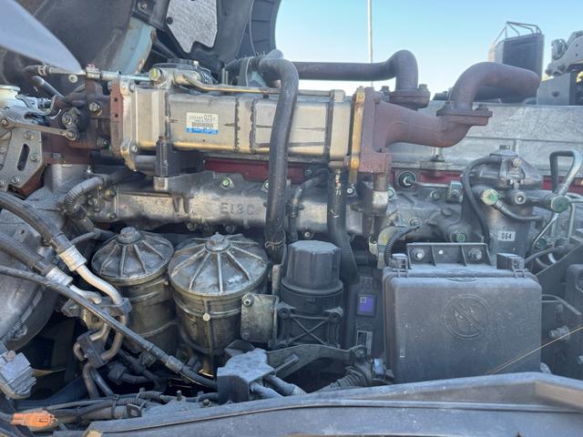 プロフィア ベースグレード　Ｅ１３Ｃ　４５０馬力　７速Ｍ／Ｔ　ギャップシールド　スライドカプラー　ハイルーフ　ベッド（18枚目）