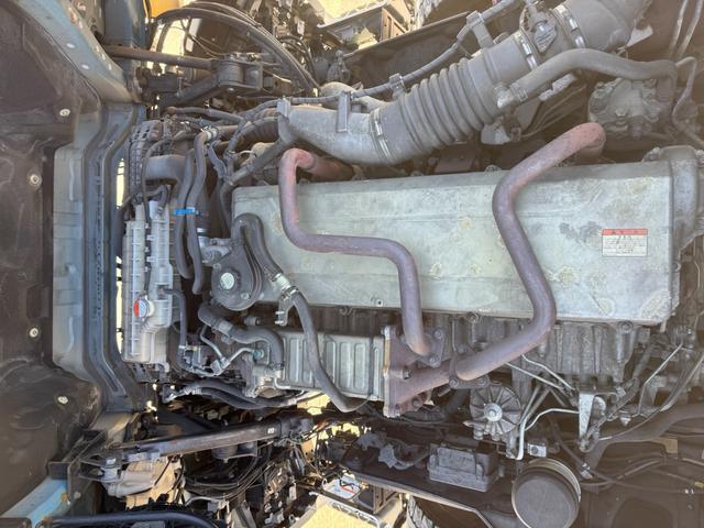 プロフィア ベースグレード　Ｅ１３Ｃ　４５０馬力　７速Ｍ／Ｔ　ギャップシールド　スライドカプラー　ハイルーフ　ベッド（19枚目）