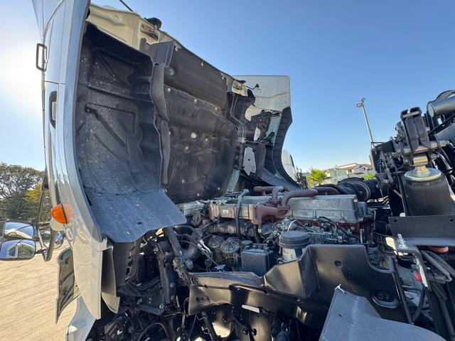 プロフィア ベースグレード　Ｅ１３Ｃ　４５０馬力　７速Ｍ／Ｔ　ギャップシールド　スライドカプラー　ハイルーフ　ベッド（23枚目）