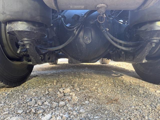 プロフィア ベースグレード　Ｅ１３Ｃ　４５０馬力　７速Ｍ／Ｔ　ギャップシールド　スライドカプラー　ハイルーフ　ベッド（33枚目）