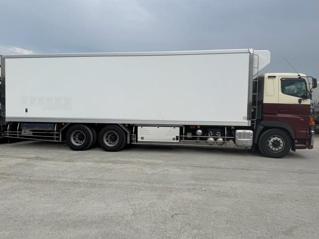 プロフィア ベースグレード　マニュアルモードＡＴ　Ｅ１３Ｃ　３７９馬力　後輪エアサス　キーストン　ジョロダ　Ａ室ー３５℃、Ｂ室－３０℃、個別設定可（4枚目）