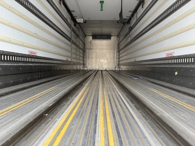 プロフィア ベースグレード　マニュアルモードＡＴ　Ｅ１３Ｃ　３７９馬力　後輪エアサス　キーストン　ジョロダ　Ａ室ー３５℃、Ｂ室－３０℃、個別設定可（28枚目）