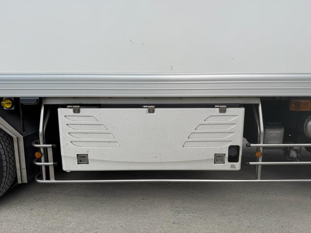 プロフィア ベースグレード　マニュアルモードＡＴ　Ｅ１３Ｃ　３７９馬力　後輪エアサス　キーストン　ジョロダ　Ａ室ー３５℃、Ｂ室－３０℃、個別設定可（30枚目）