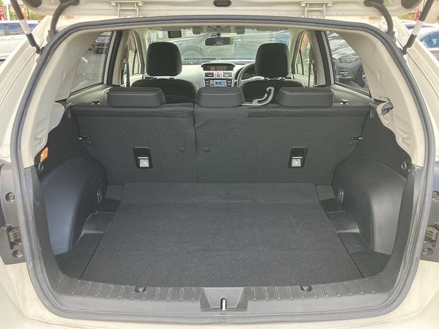 ＸＶ ２．０ｉ－Ｌ　アイサイト　スマキ　自動追従　ＵＳＢ　ＶＤＣ　ＡＷＤ　電動パワーシート　盗難防止システム　ＰＷ　衝突安全ボディ　パワステ　オートエアコン　ＡＢＳ　キーレス　運転席助手席エアバッグ　エアバック　アイドルＳＴＯＰ（11枚目）