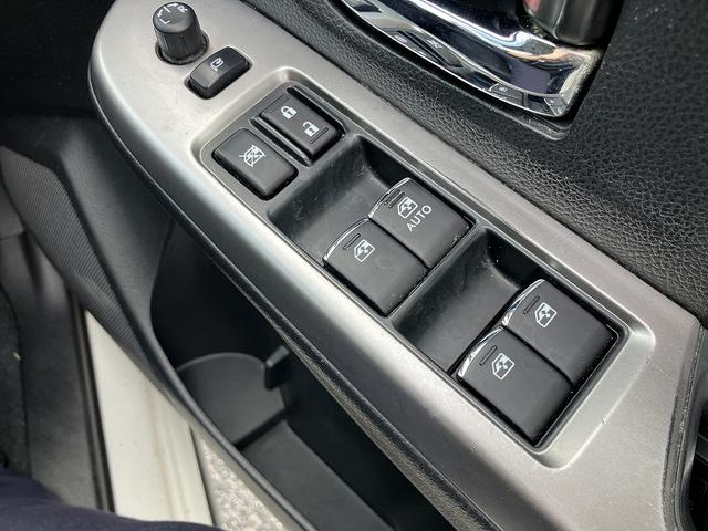 ＸＶ ２．０ｉ－Ｌ　アイサイト　スマキ　自動追従　ＵＳＢ　ＶＤＣ　ＡＷＤ　電動パワーシート　盗難防止システム　ＰＷ　衝突安全ボディ　パワステ　オートエアコン　ＡＢＳ　キーレス　運転席助手席エアバッグ　エアバック　アイドルＳＴＯＰ（41枚目）