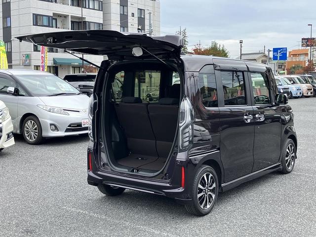 Ｎ－ＢＯＸカスタム Ｇ・Ｌホンダセンシング　オートＬＥＤ　助手席エアバッグ　フルフラット　車線逸脱警報装置　キーレス　アイドリングＳＴ　セキュリティーアラーム　スマ－トキ－　コーナーセンサ　リアカメラ　ＥＴＣ　前車追従機能　サイドエアバッグ（12枚目）