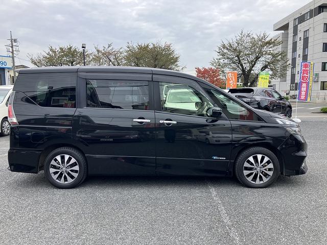 セレナ ハイウェイスター　フルフラット　衝突安全ボディ　ダブルエアコン　スマートキー＆プッシュスタート　ベンチシート　キーレス　横滑防止装置　ダブルエアバック　ＡＢＳ　エアバック　パワーウインドウ　ウォークスルー　オートライト（5枚目）