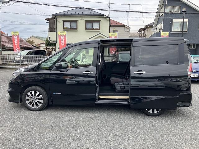 セレナ ハイウェイスター　フルフラット　衝突安全ボディ　ダブルエアコン　スマートキー＆プッシュスタート　ベンチシート　キーレス　横滑防止装置　ダブルエアバック　ＡＢＳ　エアバック　パワーウインドウ　ウォークスルー　オートライト（8枚目）